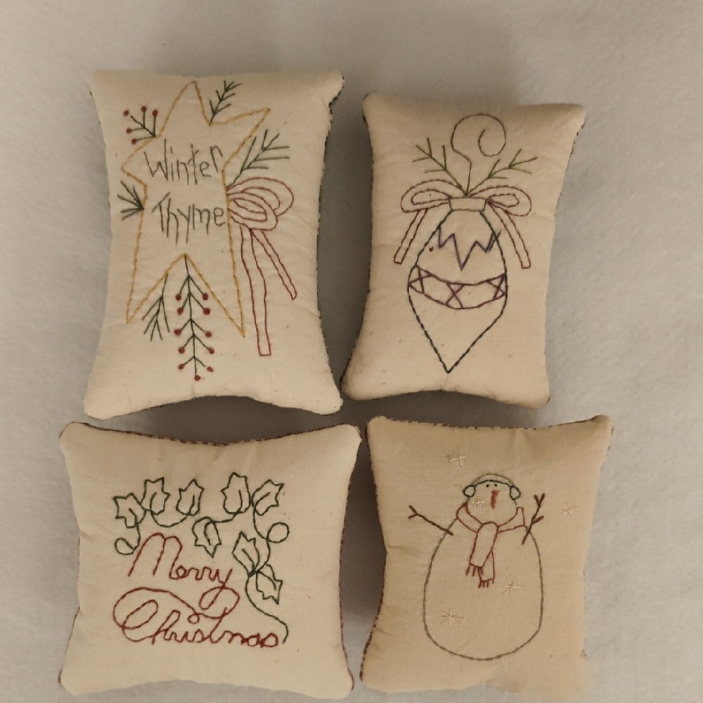 Festive Embroidered Holiday Pillow Set - Cream and Red
